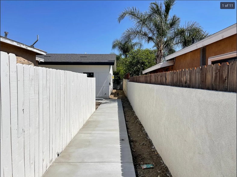 Private entrance - 13202 Vaughn St