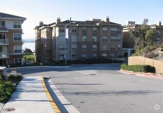 Building Photo - EPIC REA: MODERN Top Flr 2BR/2BA Condo w/P...