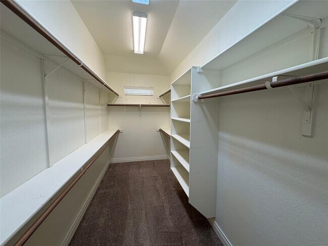 Building Photo - 3900 Crispin Hall Ln