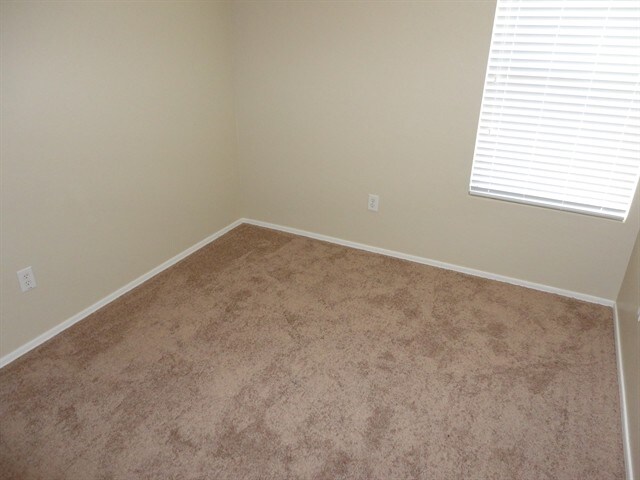 Building Photo - 1521 S 122nd Ave