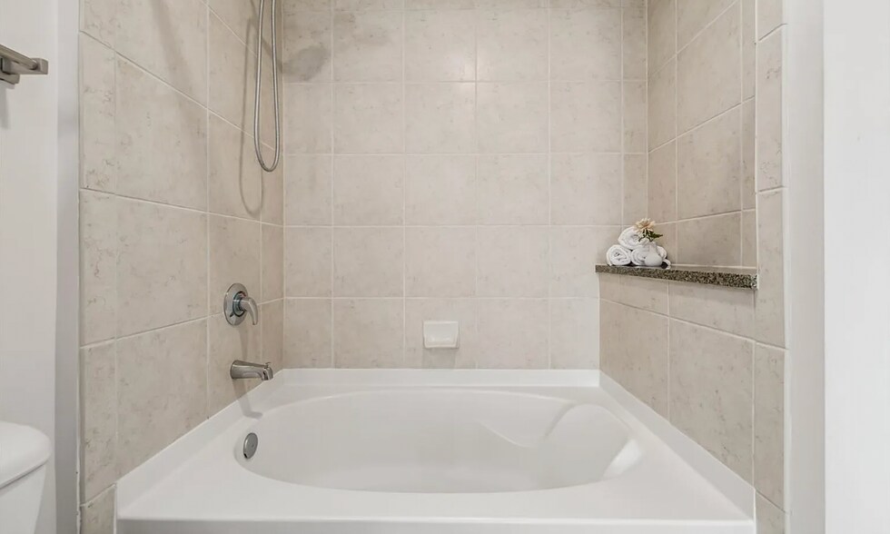 Building Photo - 1700 Bassett St