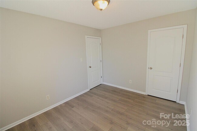 Building Photo - 409 Peachtree Rd