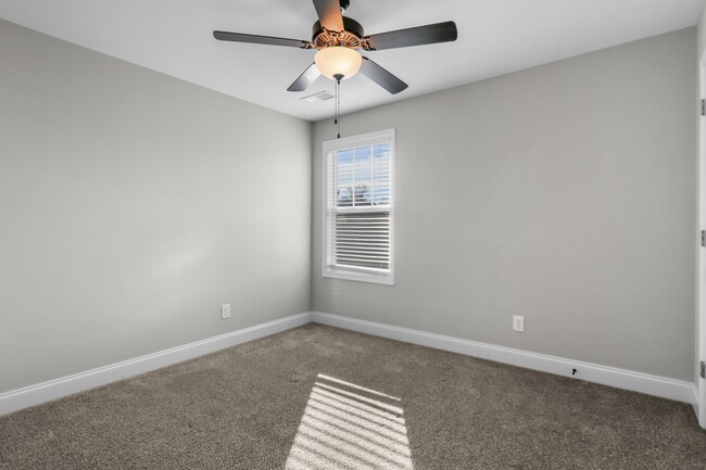 Building Photo - 1176 Elizabeth Ln