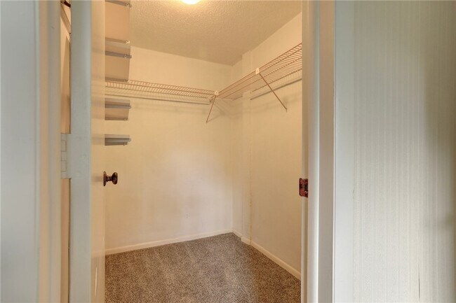 Building Photo - 1100 Ponce De Leon Cir