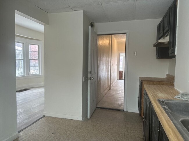 Building Photo - 85-87-87 Pullman Ave