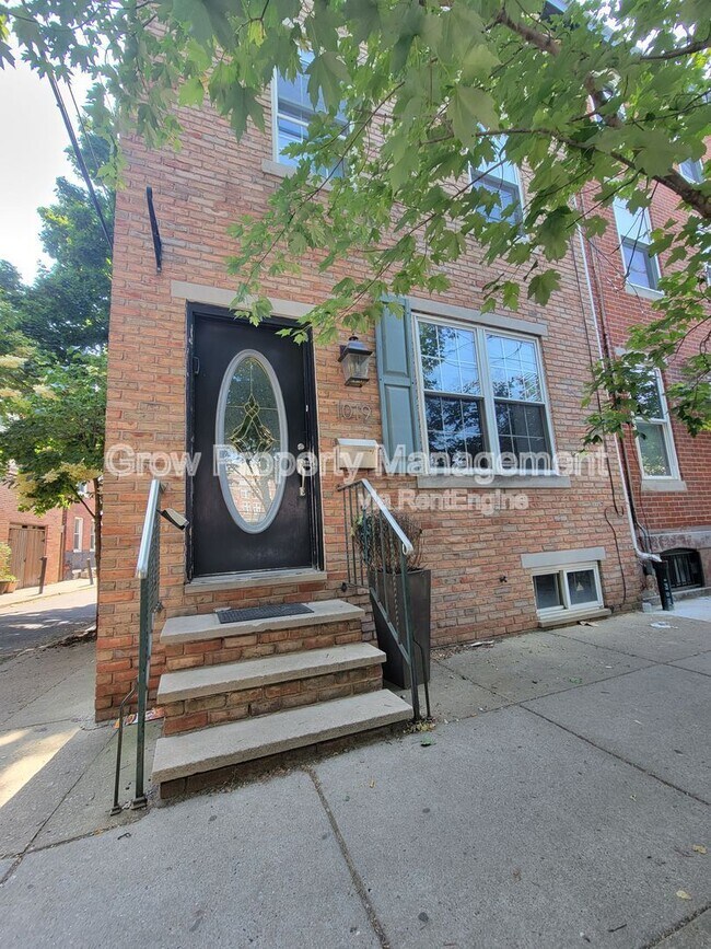 Primary Photo - 1019 S 10th St