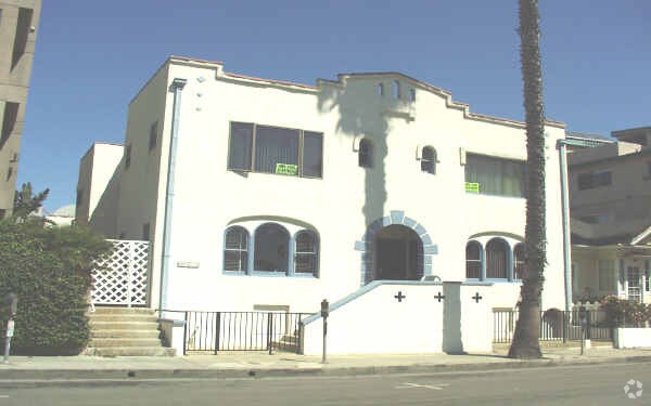 Building Photo - 2211 Ocean Ave