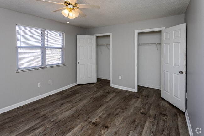 Interior Photo - Heritage Court