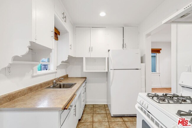 Building Photo - 10948 Aletta Ave