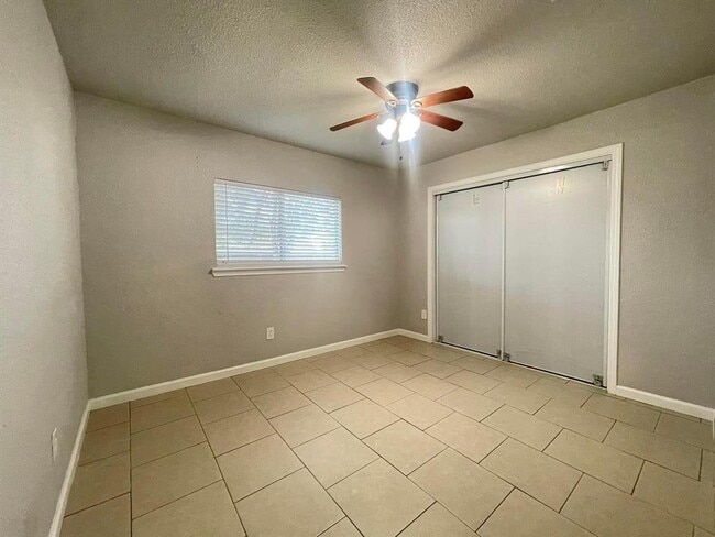 Building Photo - 14227 Clear Forest Dr