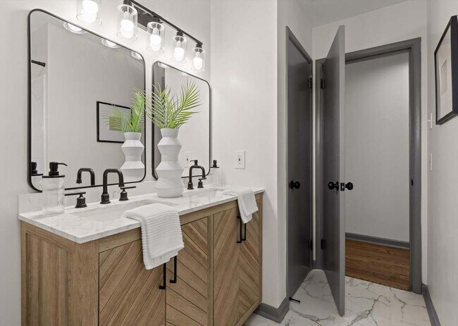 Building Photo - Charming Chattanooga Home in Prime Location!