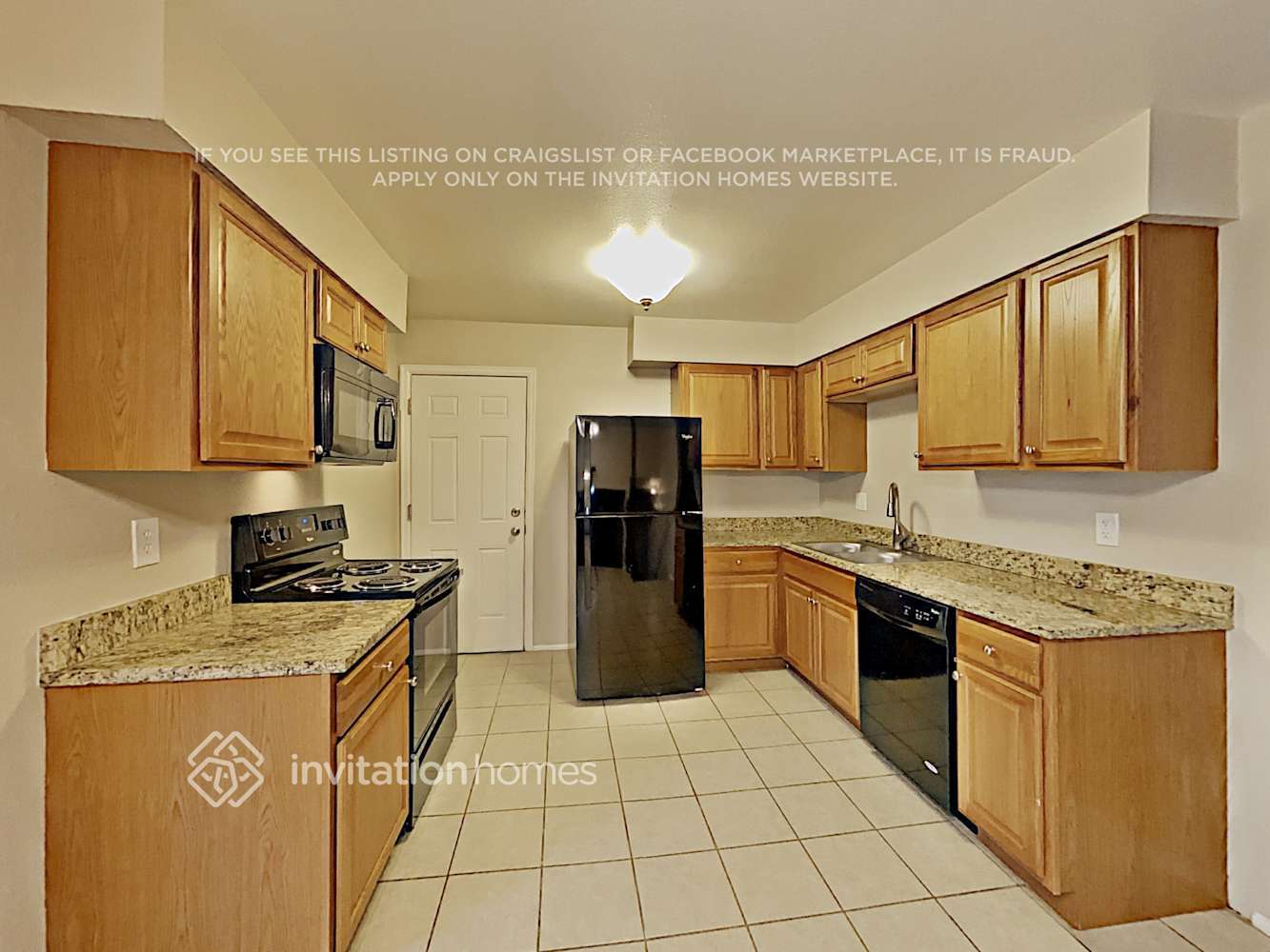 Building Photo - 11269 E Center Ave