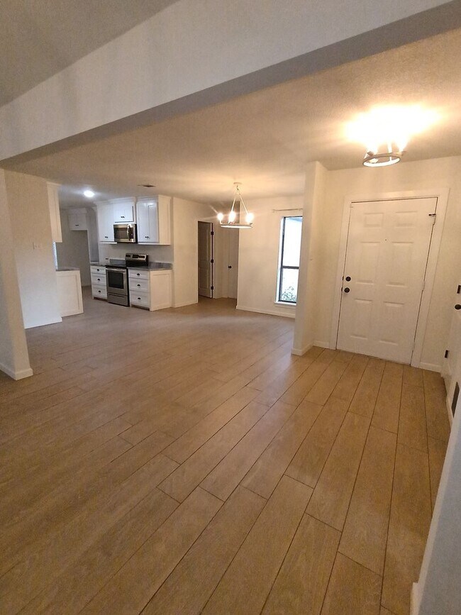 Building Photo - 3214 Bryn Mawr Cir