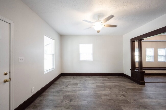Building Photo - "Spacious 4-Bedroom Gem with 2 Full Baths ...