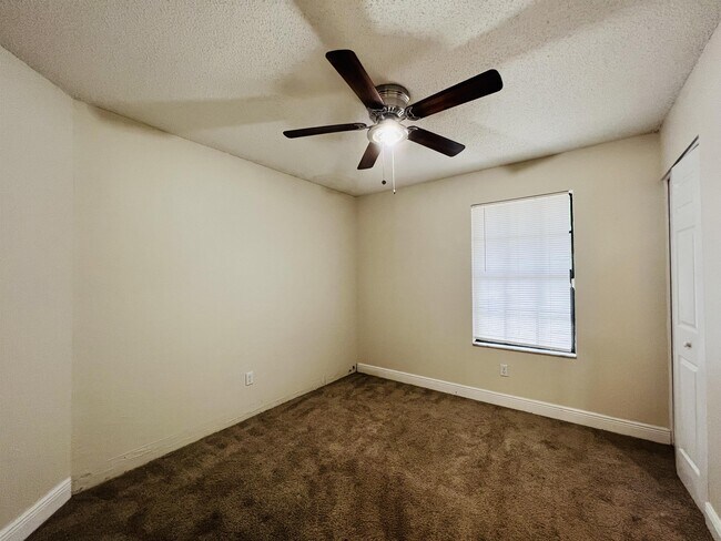 Building Photo - 612 Sherwood Oaks Cir