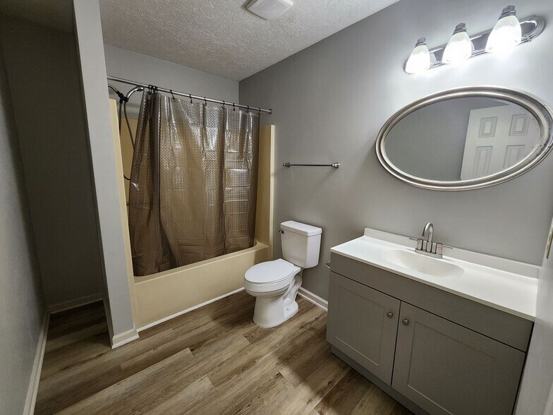 Building Photo - 27 Braxton Dr