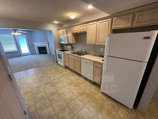 Building Photo - 4545 NE 83rd St