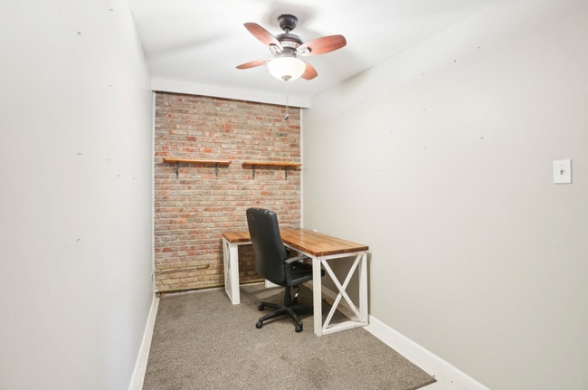 Building Photo - Beautiful Home Located in Thousand Oaks Move in Ready!