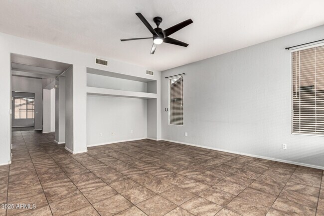 Building Photo - 16435 N 152nd Ln