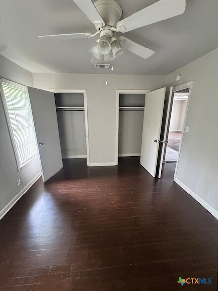 Building Photo - 2305 Anaqua Ave