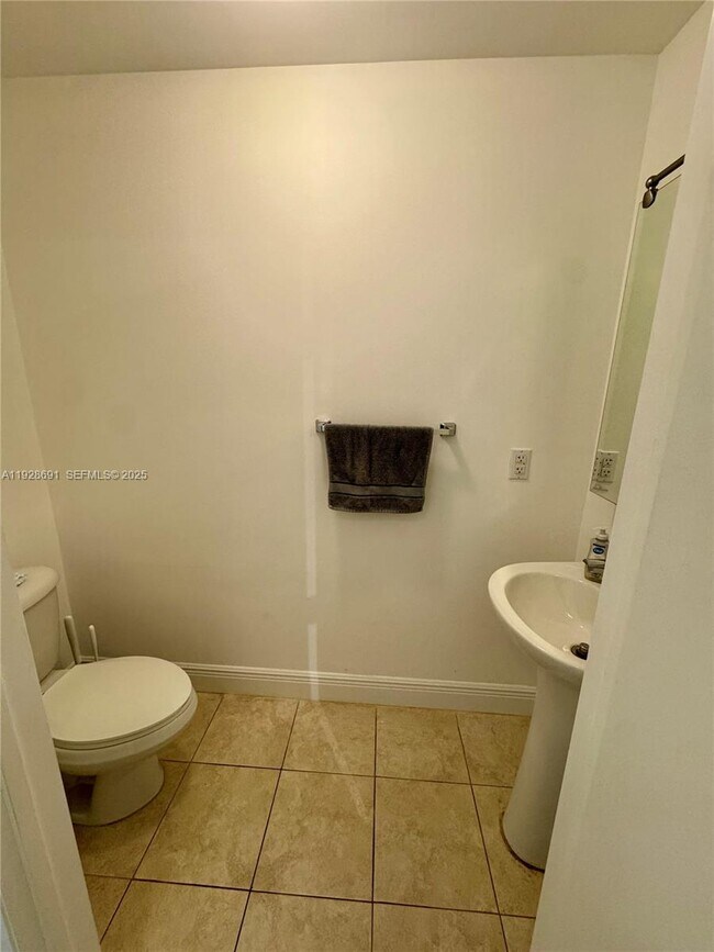 Building Photo - 90 SW 3rd St