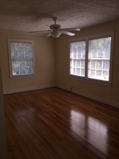 Building Photo - 105 Pine St