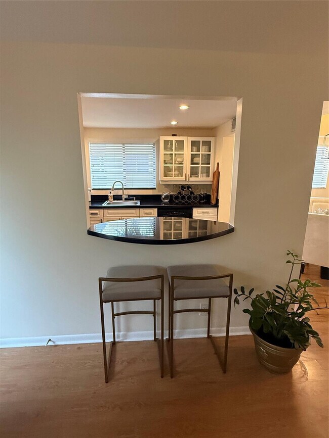 Building Photo - 15126 Ashland St