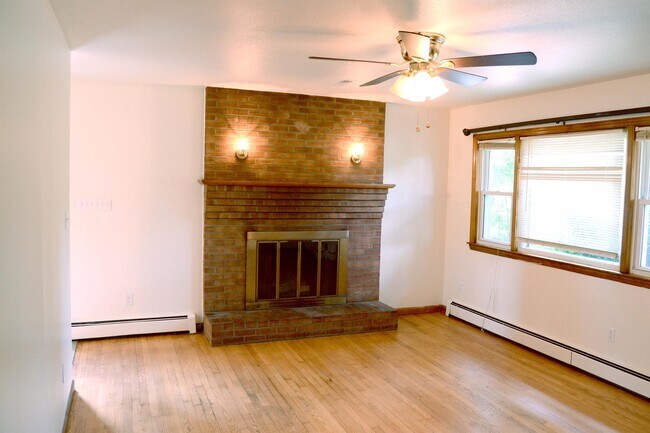 Building Photo - 279 Poe Dr