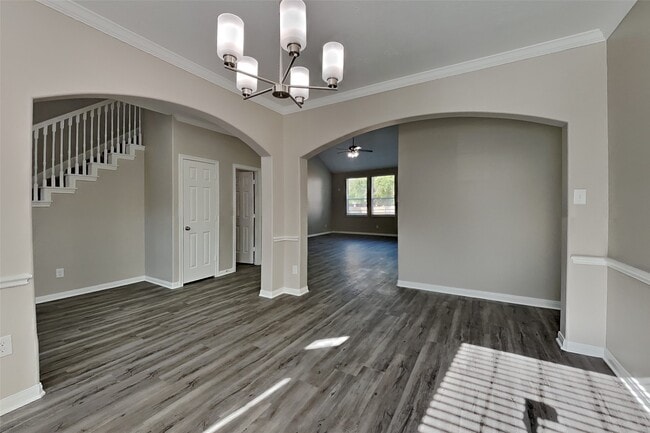 Building Photo - 7015 Fountain Lilly Dr