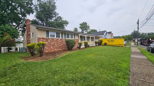 Primary Photo - 832 Rambler Ave