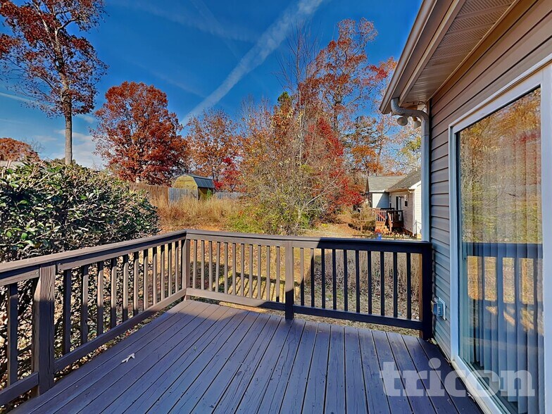 Building Photo - 2538 Terra Dr