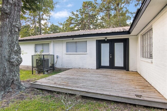 Building Photo - 1702 Athens Dr