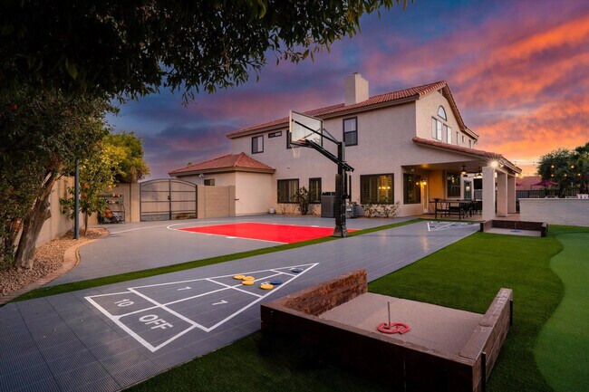 Building Photo - 5604 E Beverly Ln