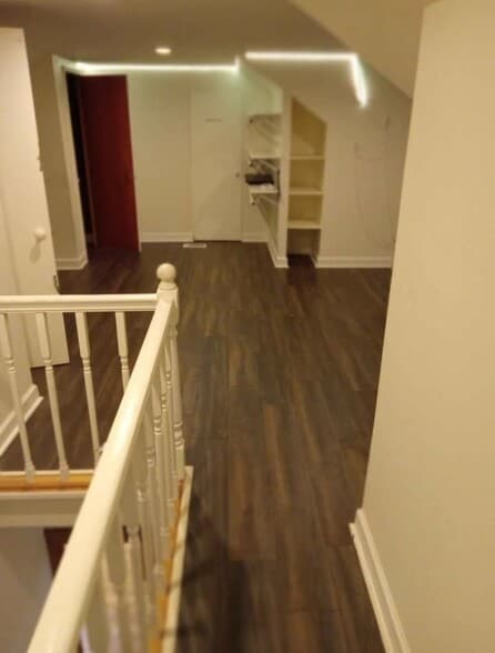 Building Photo - 285 Old Gary Ave