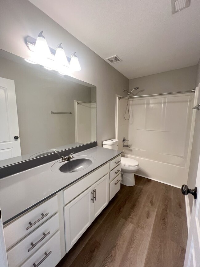 Building Photo - Beautiful 3-Bedroom Home with Bonus Room, ...