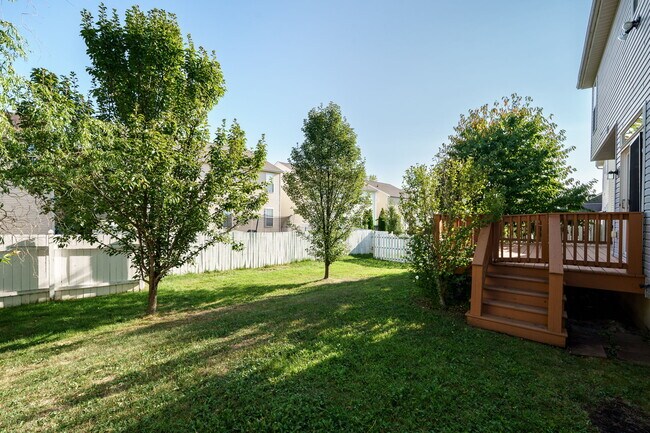 Building Photo - 3594 Armada Dr