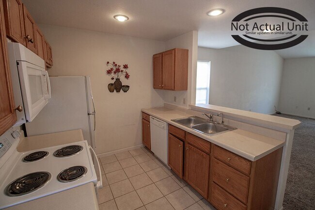 Building Photo - 1413-1415-1415 N Frideriki Dr