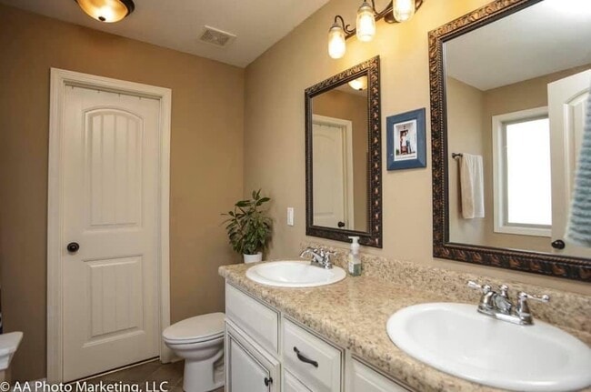 Building Photo - Charming 3 Bed, 2 Bath in Perry Home with 1232 Sq Ft - Move-In Ready!