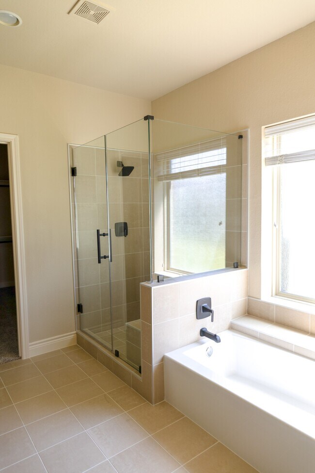 Building Photo - 27958 Bradford Ridge Dr