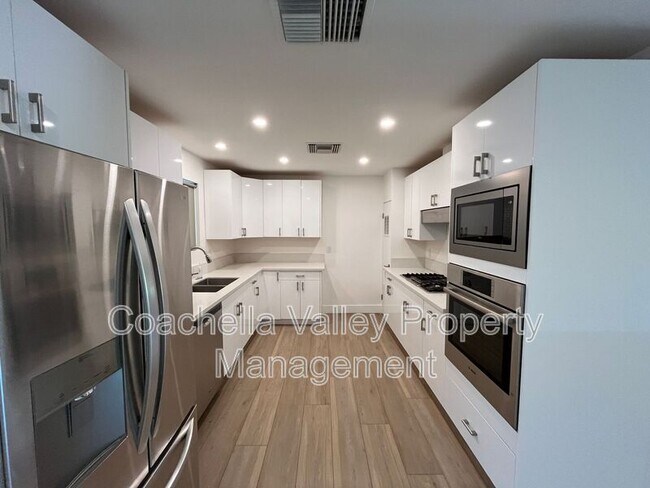 Building Photo - 38700 Paradise Way