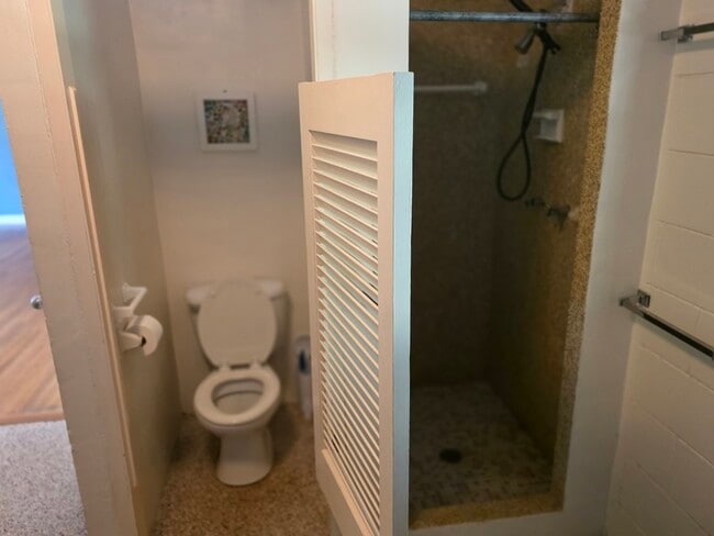 Building Photo - 220 Buena Vista St