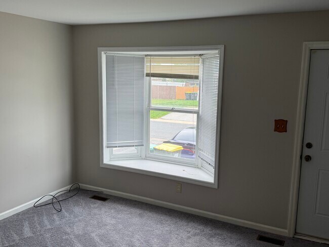Building Photo - 120 Whitburn Pl