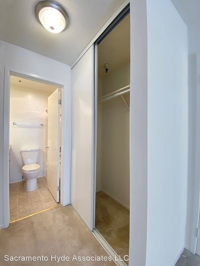 Building Photo - 1490 Sacramento St