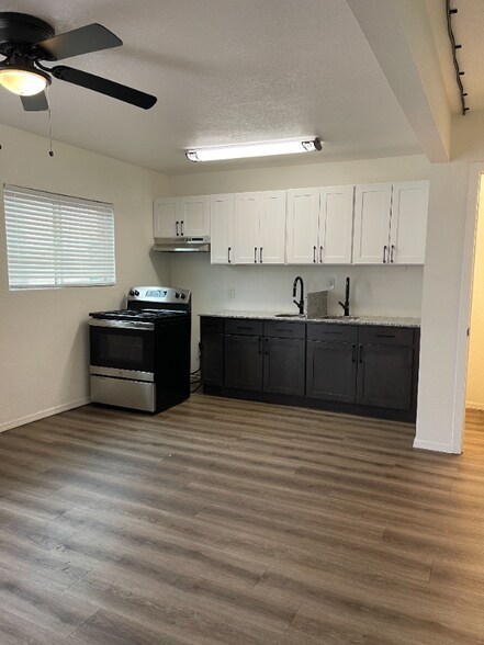 Building Photo - 601 N Cameron St