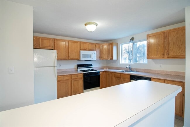 Building Photo - 59 Brookbend Way E