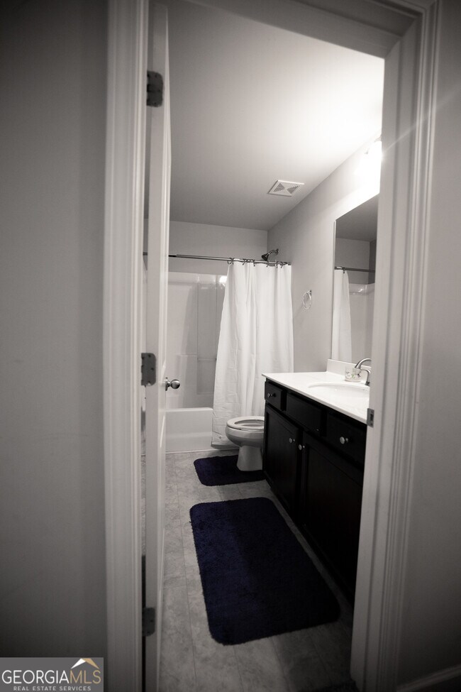 Building Photo - 7955 Pikefarm Trl