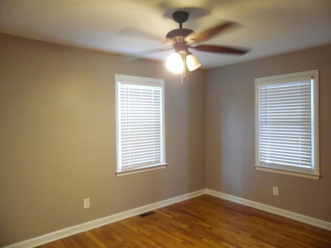 Building Photo - 801 Marcellus Dr