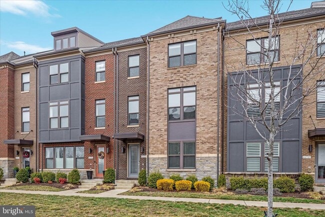 Building Photo - 44735 Medway Ter