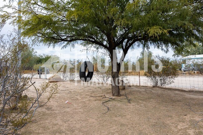 Building Photo - Acreage, NO HOA, So Much Room!