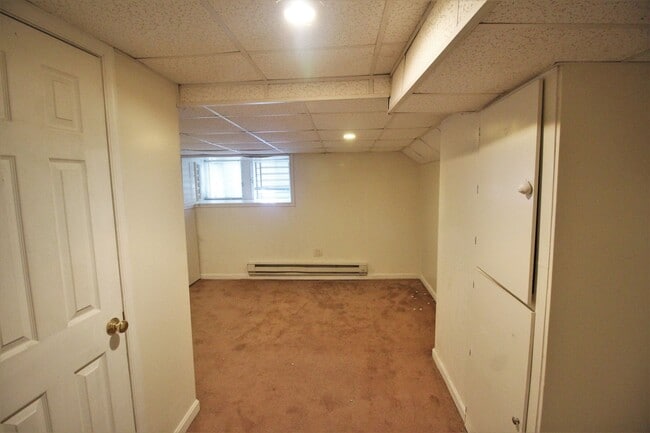 Building Photo - 2026/2027 JHU Off-campus housing for 2019 5bd/2ba w/ W/D! Available 6/9/26!